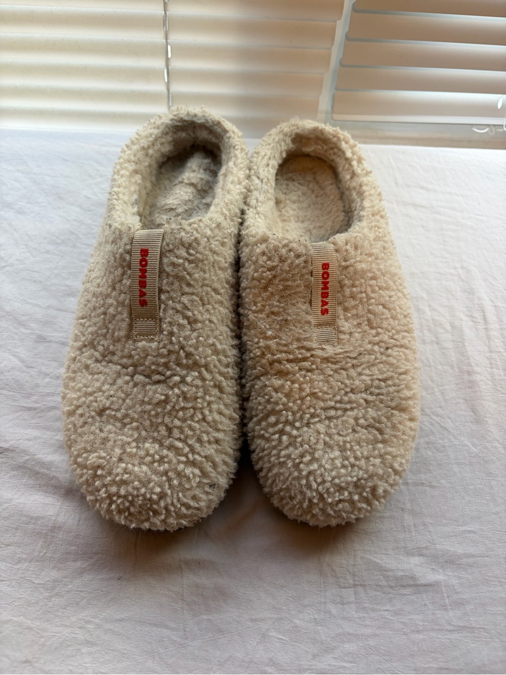 Bombas Sunday Slippers women’s size 8 oatmeal cream